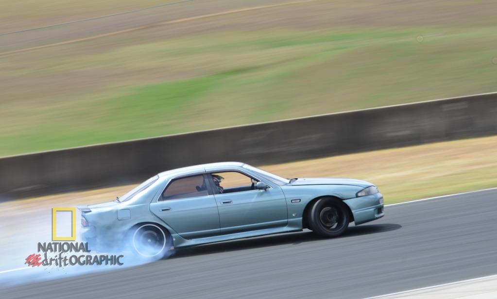 r33 4door series 1