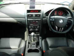 2006 HOLDEN COMMODORE VE SS V  --Inside Front.png