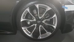 Lexus LC500 brakes