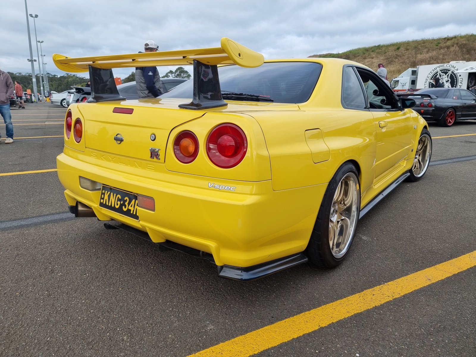 Yellow R34 GTR