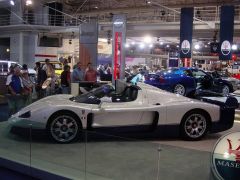 Sydney_show_032_-_Maserati_MC-12