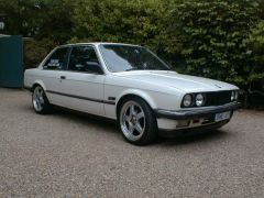 BMW 323i